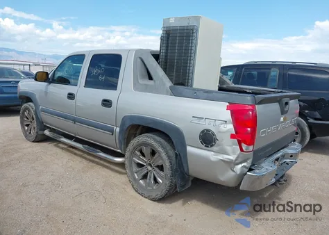 2004 Chevrolet Avalanche 1500 из США, поврежденный, VIN 3GNEC12T14G196002